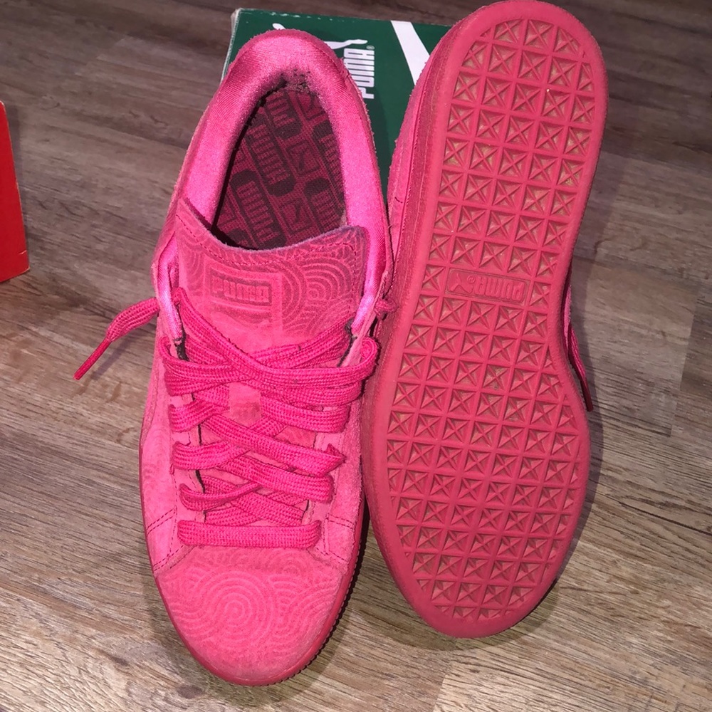 Pink suede classic pumas